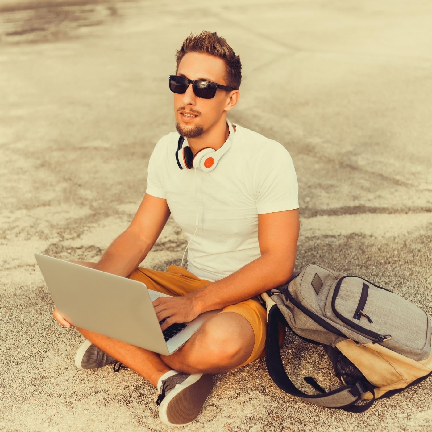 Onde Sacar Dinheiro em Guarujá: Guia de Locais Seguros